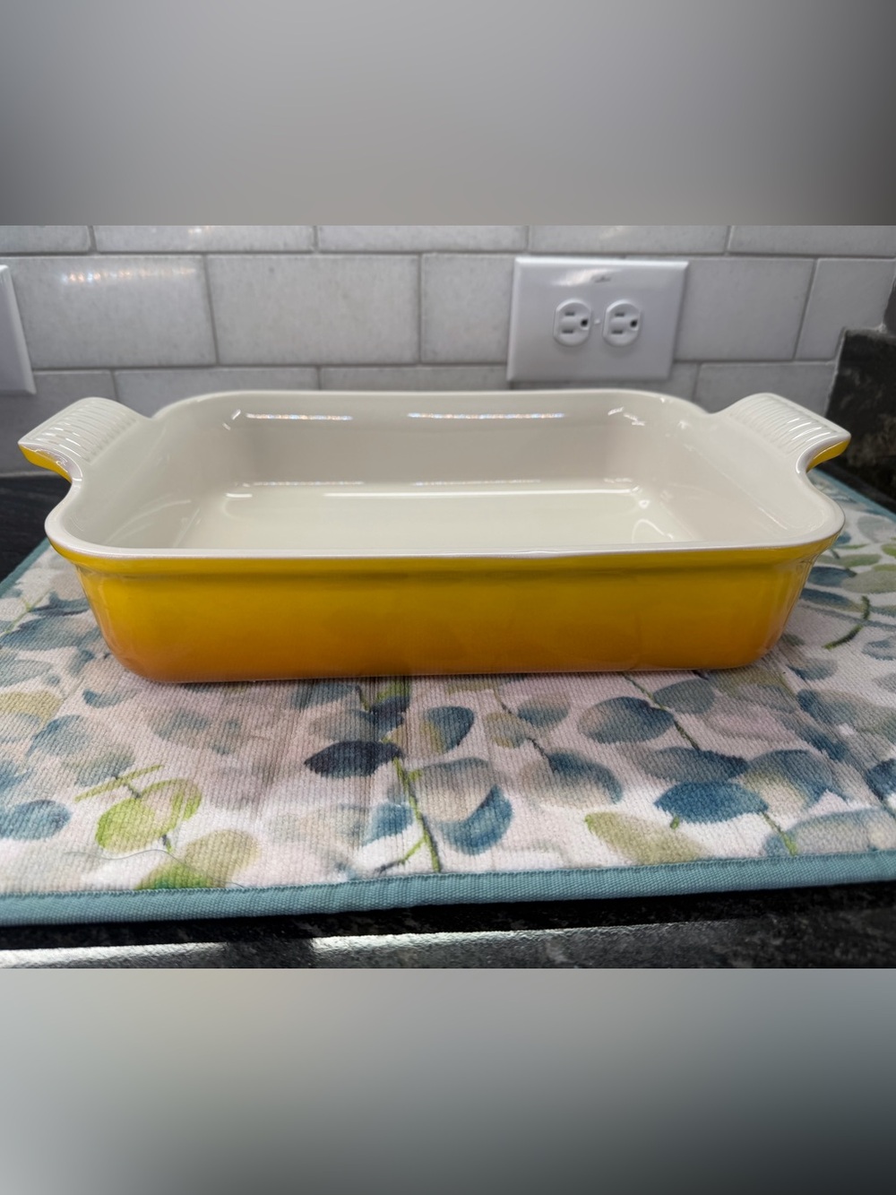 NEW Le Creuset Heritage Rectangular Baking Dish 32cm 4 Qt Nectar Yellow